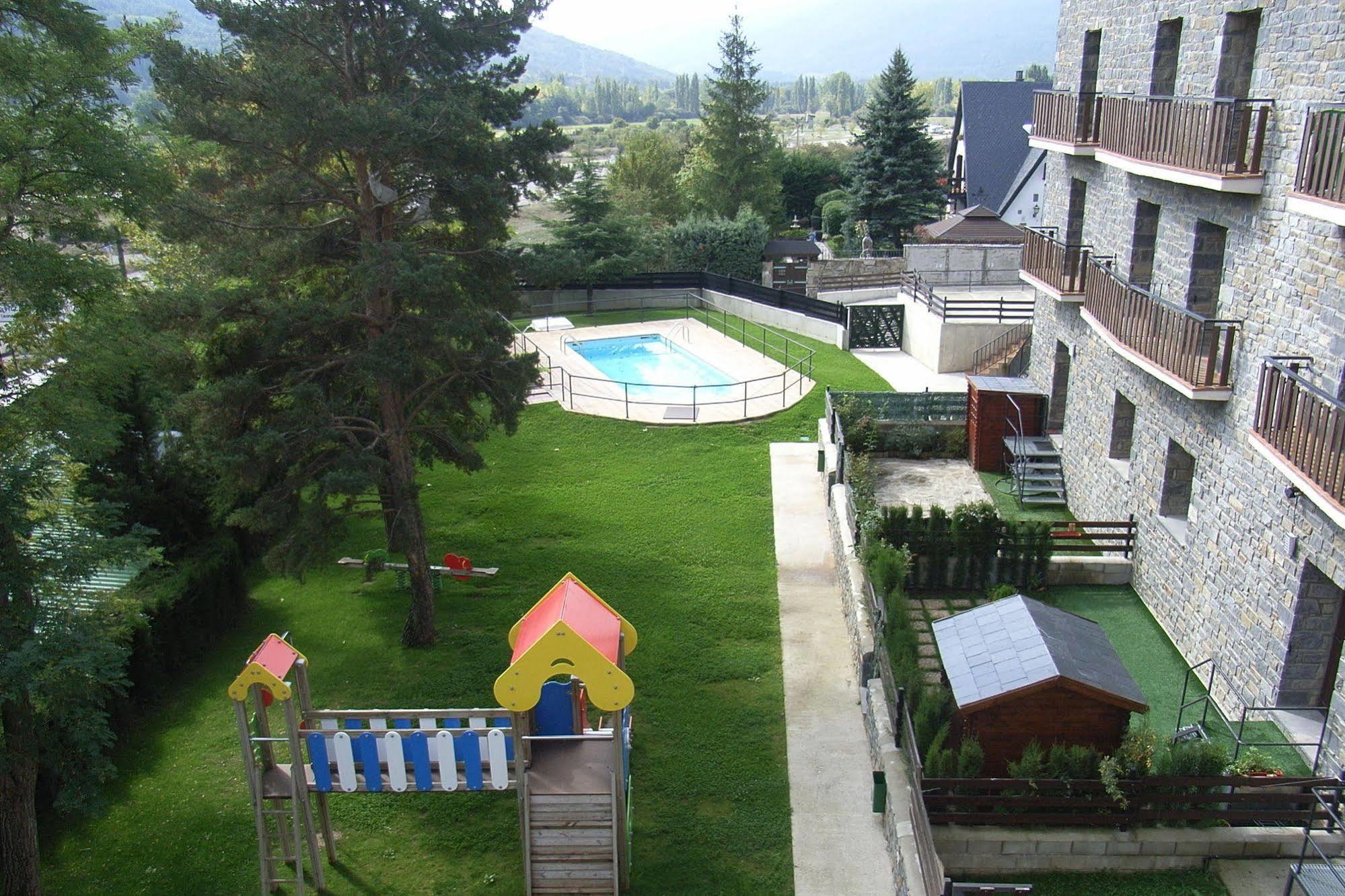 Roca Nevada Suites Villanúa Extérieur photo