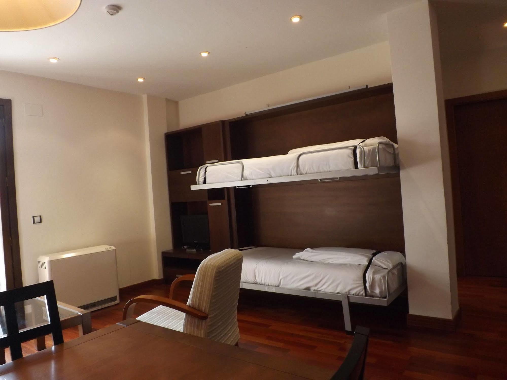 Roca Nevada Suites Villanúa Extérieur photo