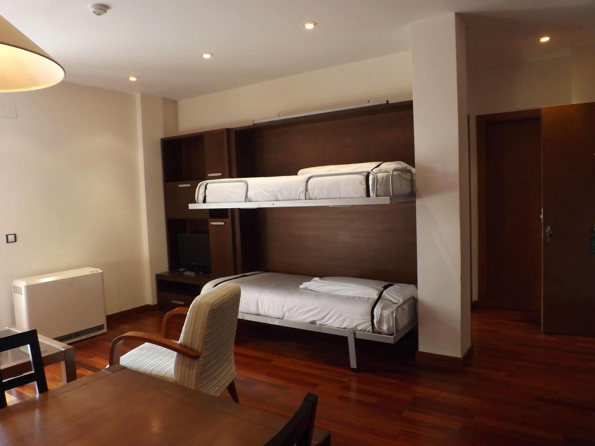 Roca Nevada Suites Villanúa Extérieur photo